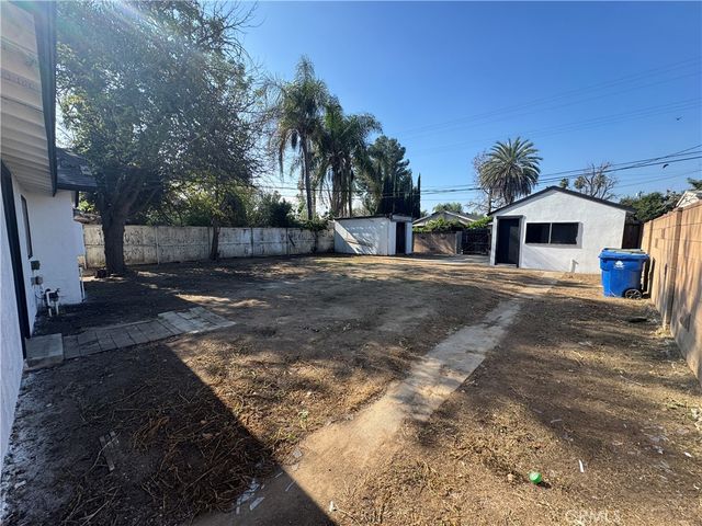 7359 Louise Avenue, Van Nuys, CA 91406