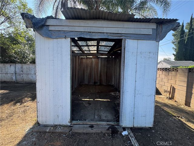 7359 Louise Avenue, Van Nuys, CA 91406