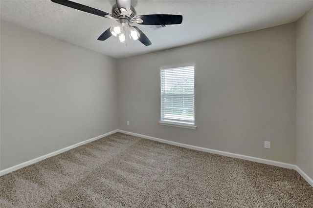 8618 Cedar Walk Drive, Tomball, TX 77375