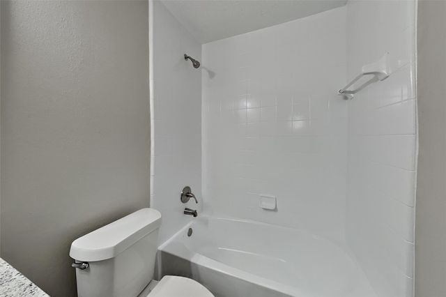 8618 Cedar Walk Drive, Tomball, TX 77375