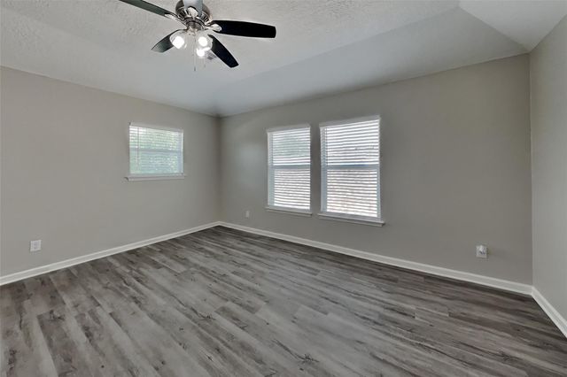 8618 Cedar Walk Drive, Tomball, TX 77375