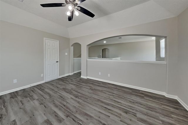 8618 Cedar Walk Drive, Tomball, TX 77375