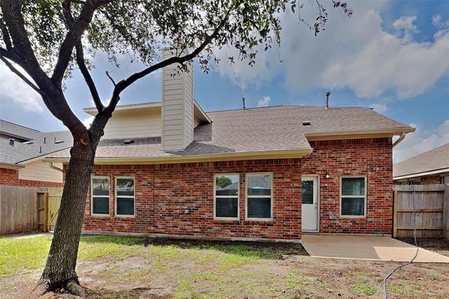 8618 Cedar Walk Drive, Tomball, TX 77375