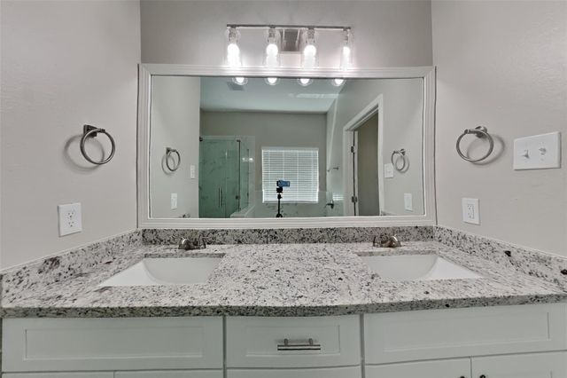 8618 Cedar Walk Drive, Tomball, TX 77375