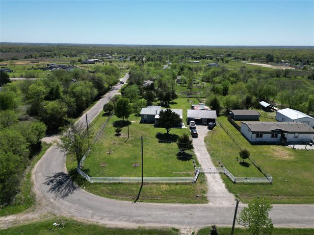 8944 Whiskers Road, Quinlan, TX 75474