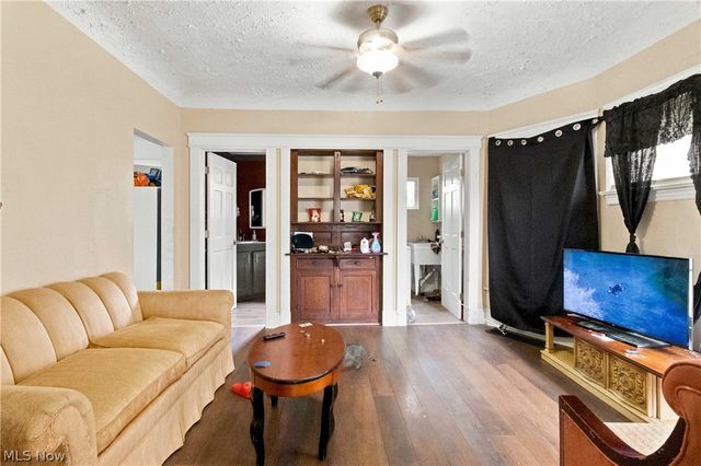 1897 E 69th Street, Cleveland, OH 44103