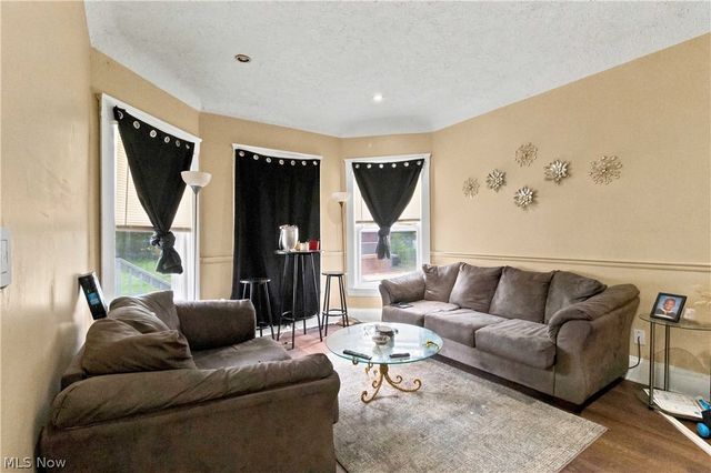 1897 E 69th Street, Cleveland, OH 44103