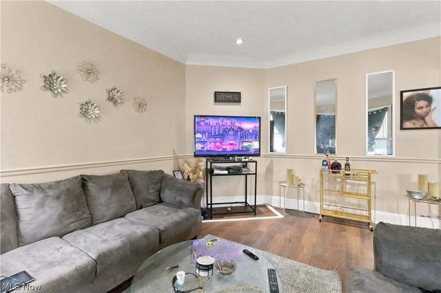 1897 E 69th Street, Cleveland, OH 44103