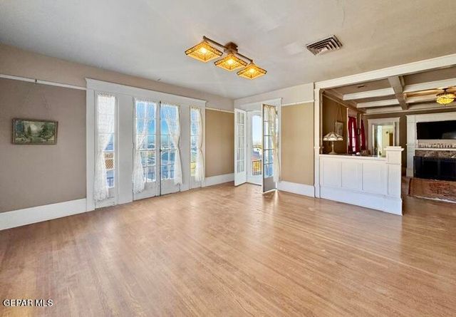 525 CORTO Way, El Paso, TX 79902