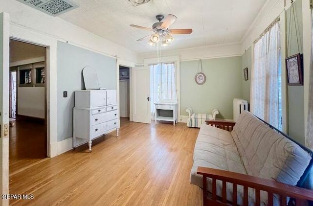 525 CORTO Way, El Paso, TX 79902