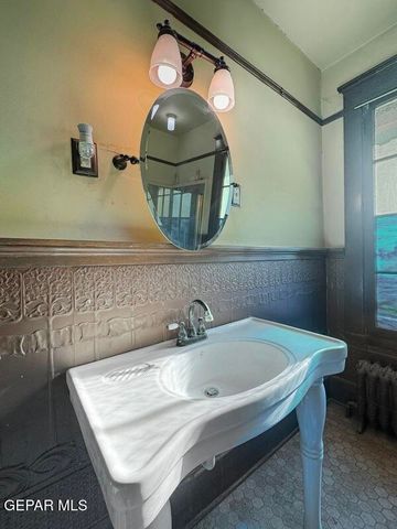 525 CORTO Way, El Paso, TX 79902