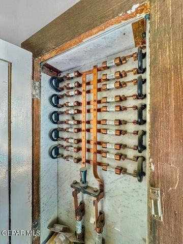 525 CORTO Way, El Paso, TX 79902