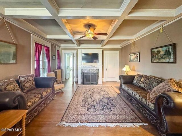 525 CORTO Way, El Paso, TX 79902