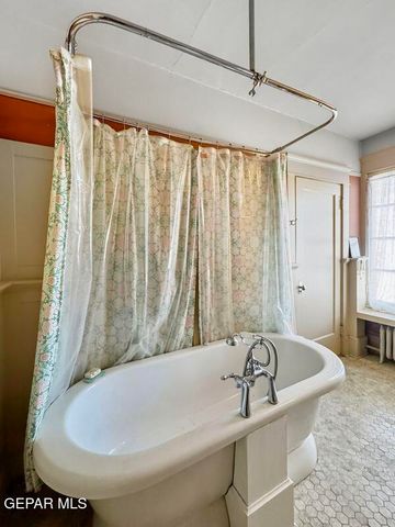 525 CORTO Way, El Paso, TX 79902