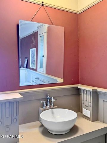 525 CORTO Way, El Paso, TX 79902