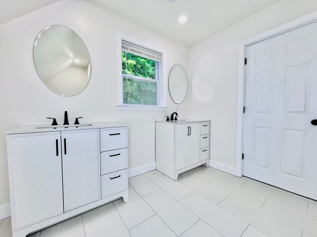 164 Ashburnham St 2, Fitchburg, MA 01420