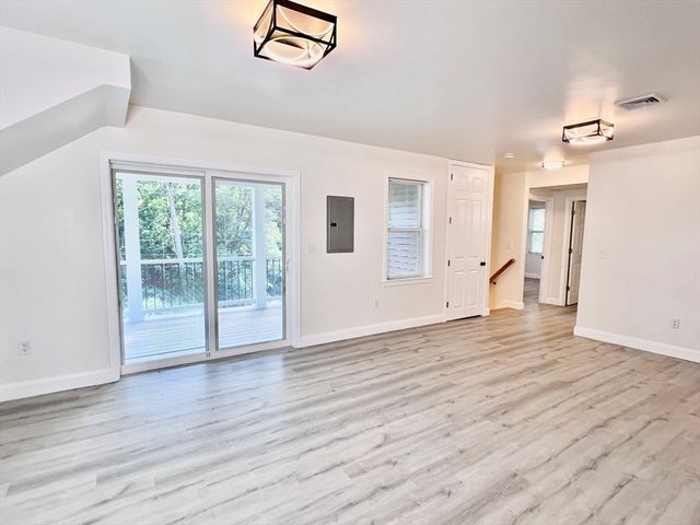 164 Ashburnham St 2, Fitchburg, MA 01420