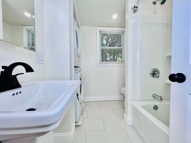 164 Ashburnham St 2, Fitchburg, MA 01420