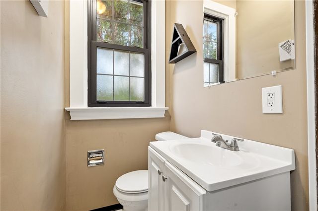 1140 Wayne Avenue, Mckees Rocks, PA 15136