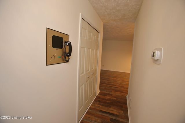 1602 Gardiner Ln 233, Louisville, KY 40205