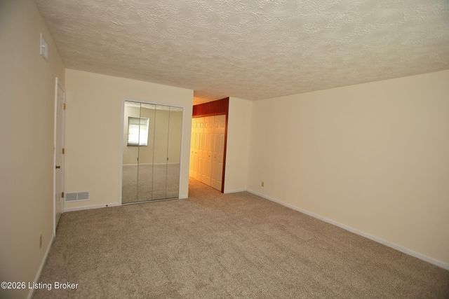1602 Gardiner Ln 233, Louisville, KY 40205
