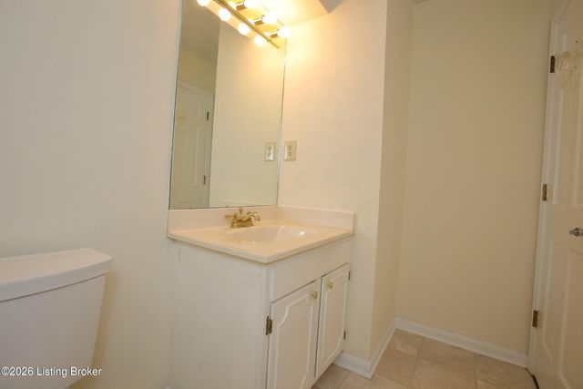 1602 Gardiner Ln 233, Louisville, KY 40205