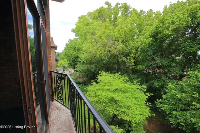 1602 Gardiner Ln 233, Louisville, KY 40205