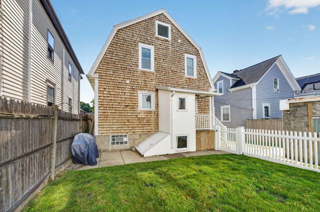 141 Rounds St, New Bedford, MA 02740