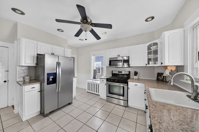 141 Rounds St, New Bedford, MA 02740
