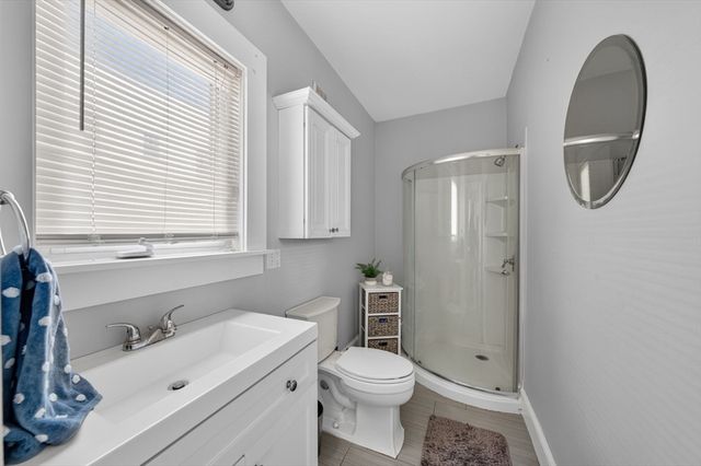 141 Rounds St, New Bedford, MA 02740