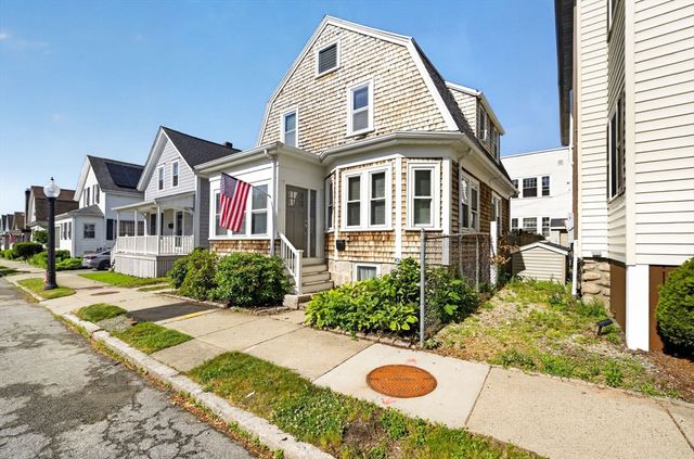 141 Rounds St, New Bedford, MA 02740