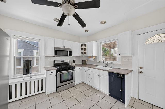 141 Rounds St, New Bedford, MA 02740
