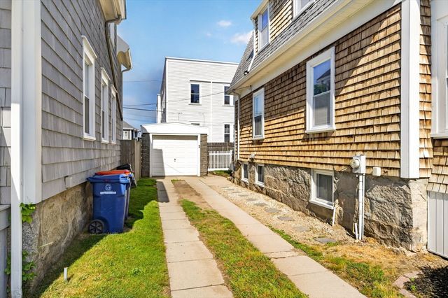 141 Rounds St, New Bedford, MA 02740