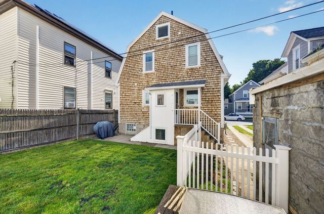 141 Rounds St, New Bedford, MA 02740