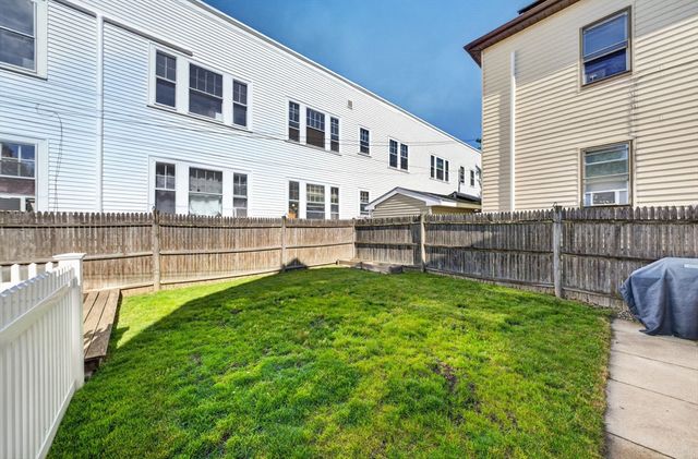141 Rounds St, New Bedford, MA 02740
