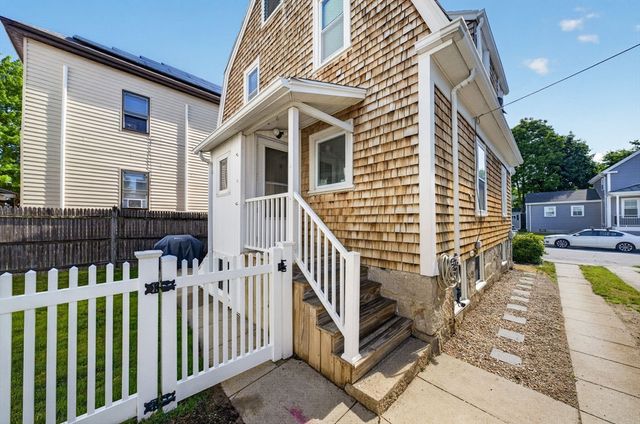 141 Rounds St, New Bedford, MA 02740