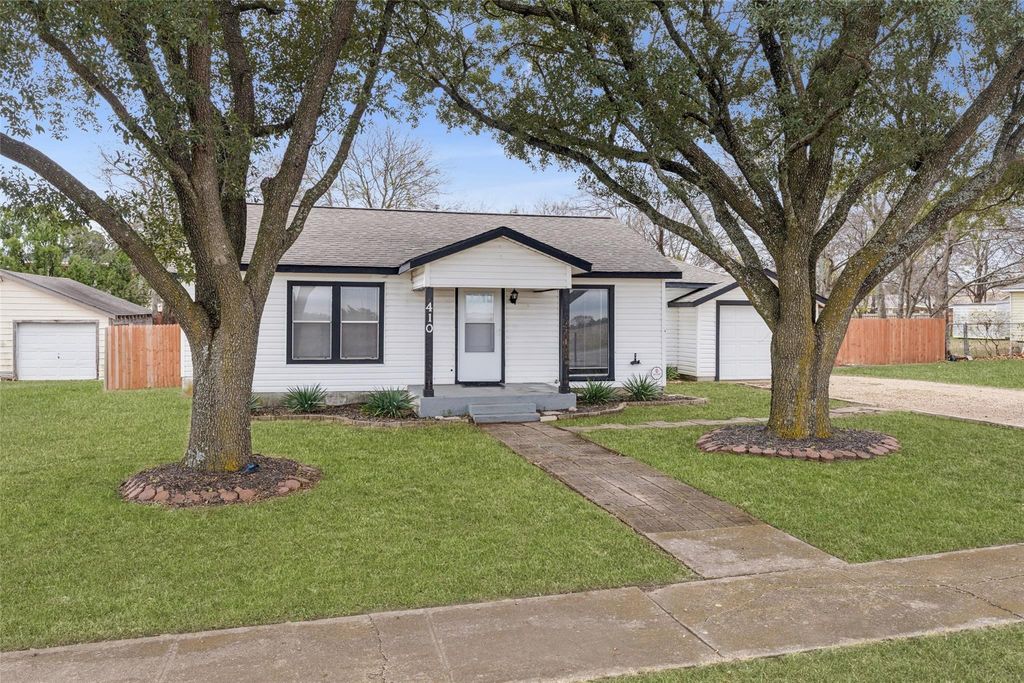 410 Ayres Street, Hutchins, TX 75141