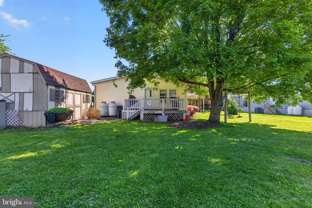 201 NORTHCREST ACRS, Lebanon, PA 17046