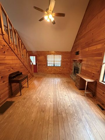 8 Virginia Lane, Blairsville, GA 30512