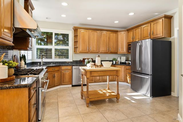 240 Hidden Valley Ln, Vacaville, CA 95688