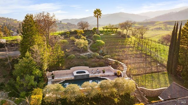 240 Hidden Valley Ln, Vacaville, CA 95688