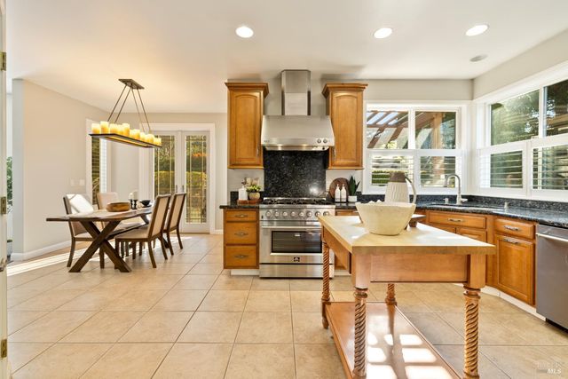 240 Hidden Valley Ln, Vacaville, CA 95688