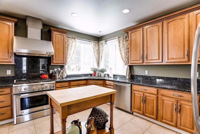 240 Hidden Valley Ln, Vacaville, CA 95688