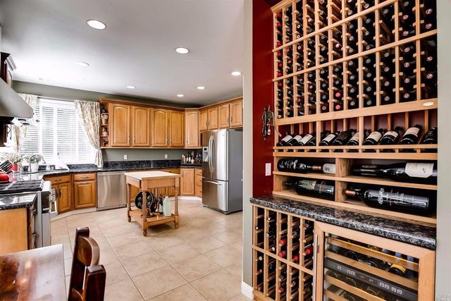 240 Hidden Valley Ln, Vacaville, CA 95688