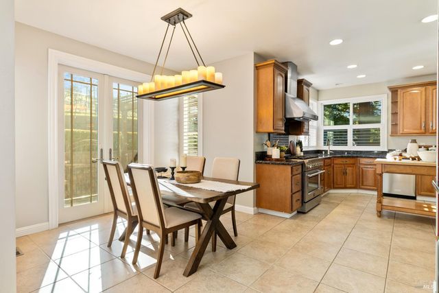 240 Hidden Valley Ln, Vacaville, CA 95688