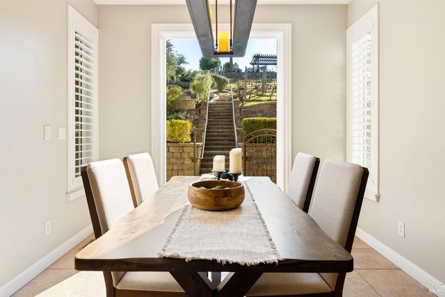 240 Hidden Valley Ln, Vacaville, CA 95688