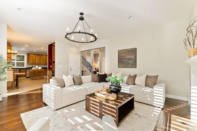 240 Hidden Valley Ln, Vacaville, CA 95688