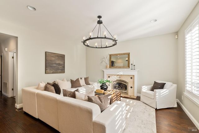 240 Hidden Valley Ln, Vacaville, CA 95688