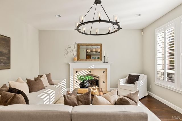 240 Hidden Valley Ln, Vacaville, CA 95688