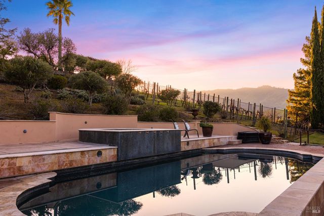 240 Hidden Valley Ln, Vacaville, CA 95688